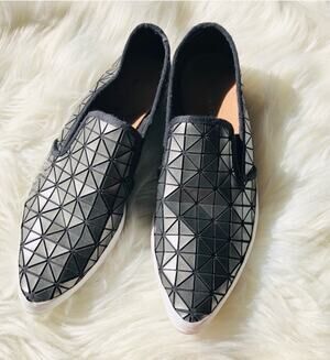 Anthropologie ALL BLACK Pointed Toe Slip‑On Sneaker — 7.5 Black Metallic Casual